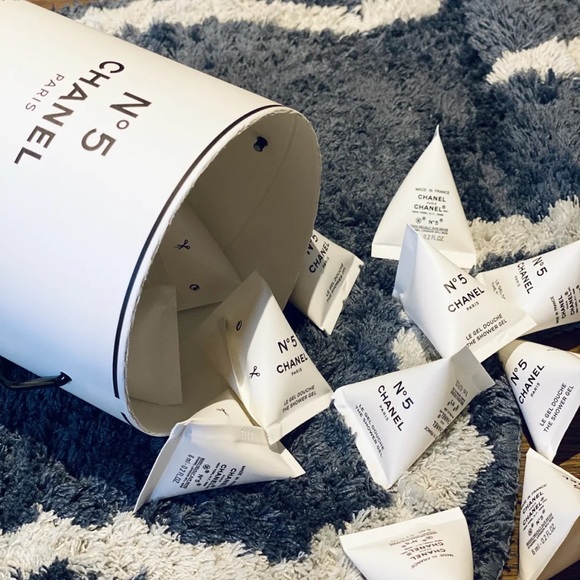 Chanel Factory 5 Limited Edition Shower Gel - Picture 3 of 6